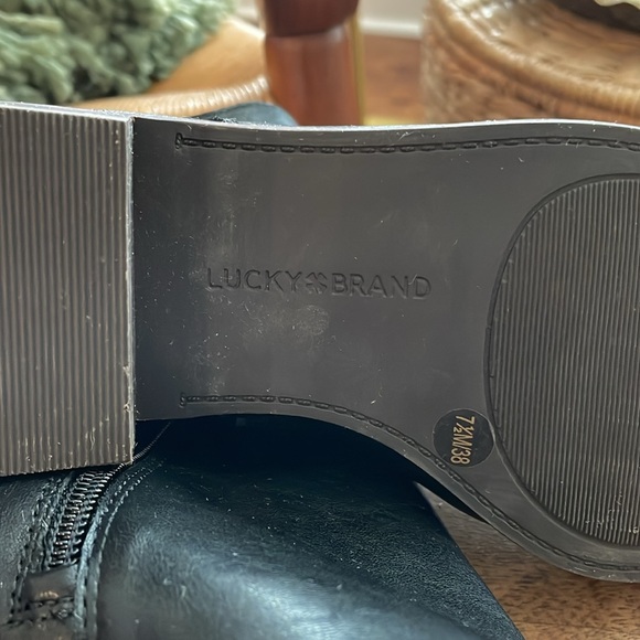 Lucky Brand black pointed toe low bootie women’s size 7 1/2 with brown h… - Picture 10 of 12